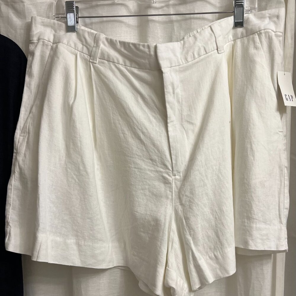 Gap white linen shorts XL NWT